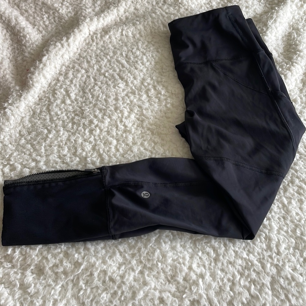 Lululemon Leggings. Size 4. EUC.